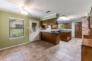 104 Oakview Cir, Huntsville, TX 77340 - Photo 11