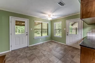 104 Oakview Cir, Huntsville, TX 77340 - Photo 15