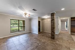 104 Oakview Cir, Huntsville, TX 77340 - Photo 5