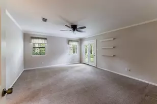 104 Oakview Cir, Huntsville, TX 77340 - Photo 17