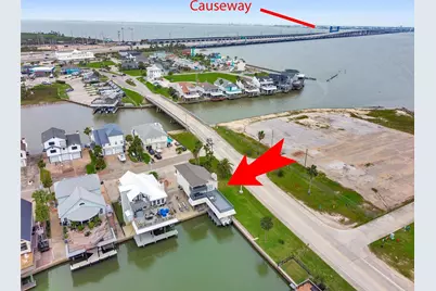 301 Commander Drive, Tiki Island, TX 77554 - Photo 35