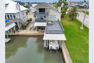 301 Commander Drive, Tiki Island, TX 77554 - Photo 29