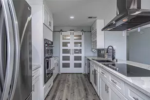 301 Commander Dr, Tiki Island, TX 77554 - Photo 15