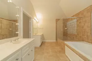 3718 Main Aspen Dr, Houston, TX 77025 - Photo 11