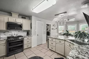 2609 Trippodo St, Dickinson, TX 77539 - Photo 11