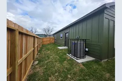 204 Dipping Stream Street, Houston, TX 77076 - Photo 9