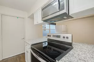 1433 Cedar Post Ln, Houston, TX 77055 - Photo 15