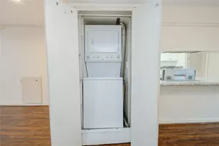 1433 Cedar Post Ln, Houston, TX 77055 - Photo 11