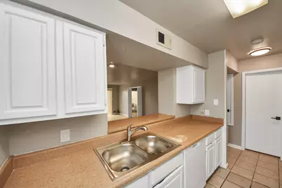 10075 Westpark Drive #42, Houston, TX 77042 - Photo 5