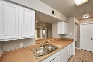 10075 Westpark Dr, Houston, TX 77042 - Photo 5