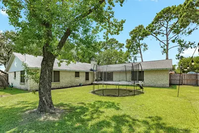 102 W Bronco Bend Street, Angleton, TX 77515 - Photo 35