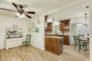 102 W Bronco Bend St, Angleton, TX 77515 - Photo 19