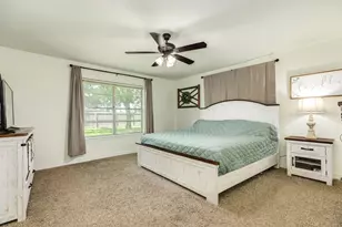 102 W Bronco Bend St, Angleton, TX 77515 - Photo 25