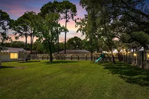 102 W Bronco Bend St, Angleton, TX 77515 - Photo 39