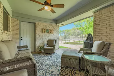 102 W Bronco Bend Street, Angleton, TX 77515 - Photo 33