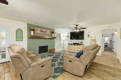 102 W Bronco Bend Street, Angleton, TX 77515 - Photo 13
