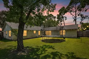 102 W Bronco Bend St, Angleton, TX 77515 - Photo 35