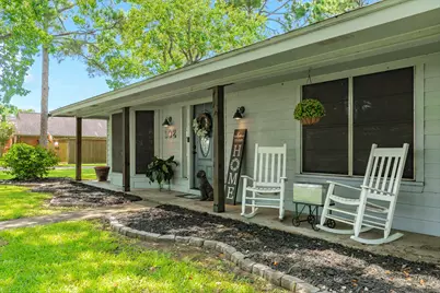 102 W Bronco Bend Street, Angleton, TX 77515 - Photo 5