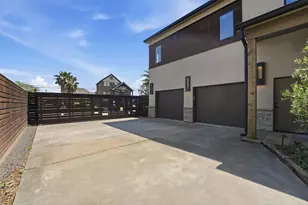 1721 Bayou Shore Dr, Galveston, TX 77551 - Photo 35