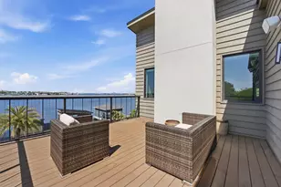 1721 Bayou Shore Dr, Galveston, TX 77551 - Photo 17
