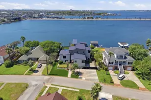 1721 Bayou Shore Dr, Galveston, TX 77551 - Photo 45