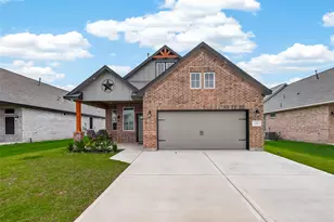 126 Peachleaf Ct, Anahuac, TX 77514 - Photo 1