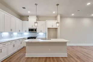 8416 Pech Landing Dr, Houston, TX 77055 - Photo 11