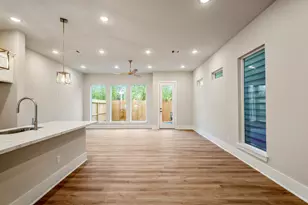 8416 Pech Landing Dr, Houston, TX 77055 - Photo 9