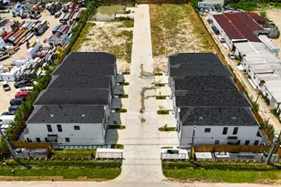 8416 Pech Landing Dr, Houston, TX 77055 - Photo 45