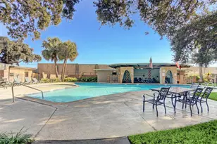 4053 Breakwood Dr, Houston, TX 77025 - Photo 3