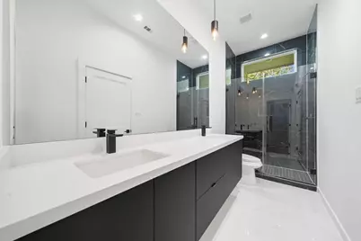 5029 Van Fleet Street #B, Houston, TX 77033 - Photo 15