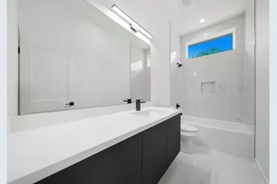 5029 Van Fleet Street #B, Houston, TX 77033 - Photo 21