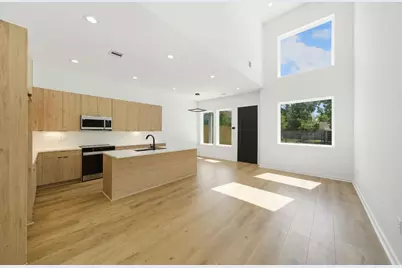 5029 Van Fleet Street #B, Houston, TX 77033 - Photo 17