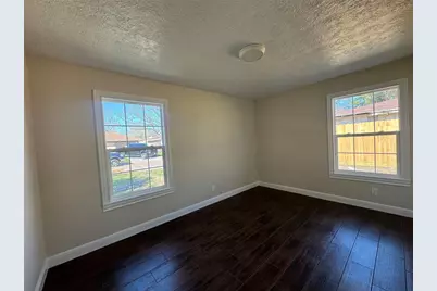 2921 Tarpey Avenue, Texas City, TX 77590 - Photo 7