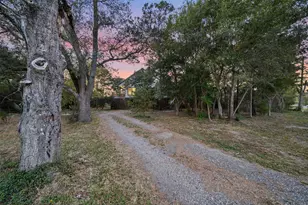 4510 Lininger Ln, Dickinson, TX 77539 - Photo 39