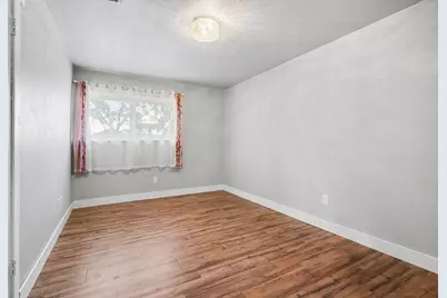 101 W Larkspur Drive, Hillcrest Village, TX 77511 - Photo 13