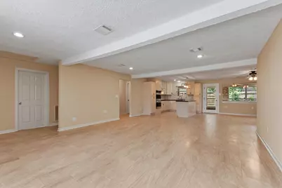4906 Green Willow Lane, Dickinson, TX 77539 - Photo 7
