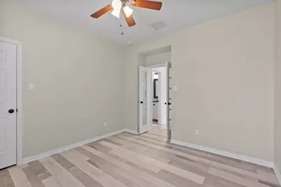 187 N Vershire Circle, The Woodlands, TX 77354 - Photo 23