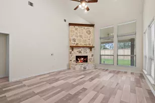 187 N Vershire Cir, The Woodlands, TX 77354 - Photo 3