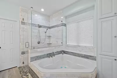 187 N Vershire Circle, The Woodlands, TX 77354 - Photo 7