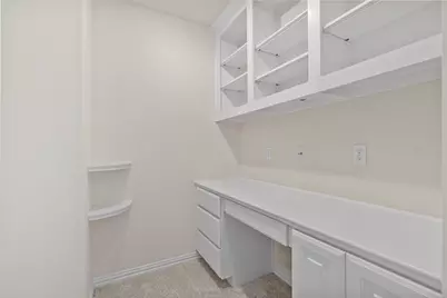 187 N Vershire Circle, The Woodlands, TX 77354 - Photo 11