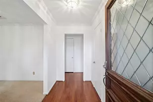 10822 Lasso Ln, Houston, TX 77079 - Photo 3