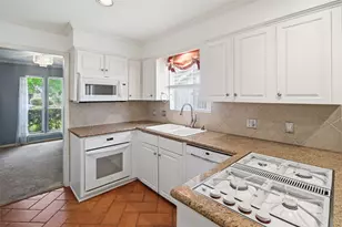 10822 Lasso Ln, Houston, TX 77079 - Photo 9