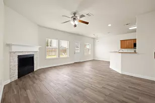 5213 Bailey Ln, Alvin, TX 77511 - Photo 9