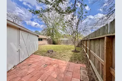 9719 Springmont Drive, Houston, TX 77080 - Photo 31