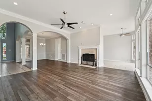 305 Harbor Cir, Montgomery, TX 77356 - Photo 9