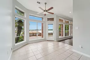 305 Harbor Cir, Montgomery, TX 77356 - Photo 11