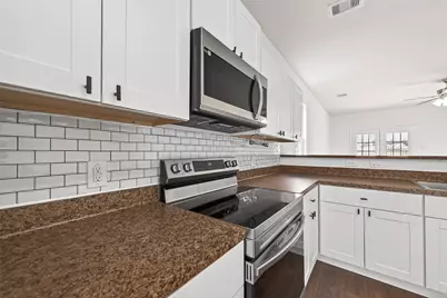 995 Lake View Circle W, Brookshire, TX 77423 - Photo 11