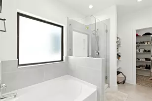 7711 Willow St, Houston, TX 77088 - Photo 13