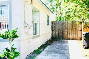 1429 N Durham Dr, Houston, TX 77008 - Photo 9